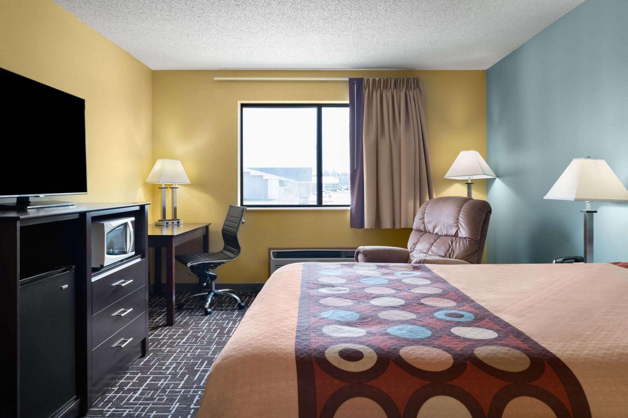 Super 8 By Wyndham Dyersville Esterno foto